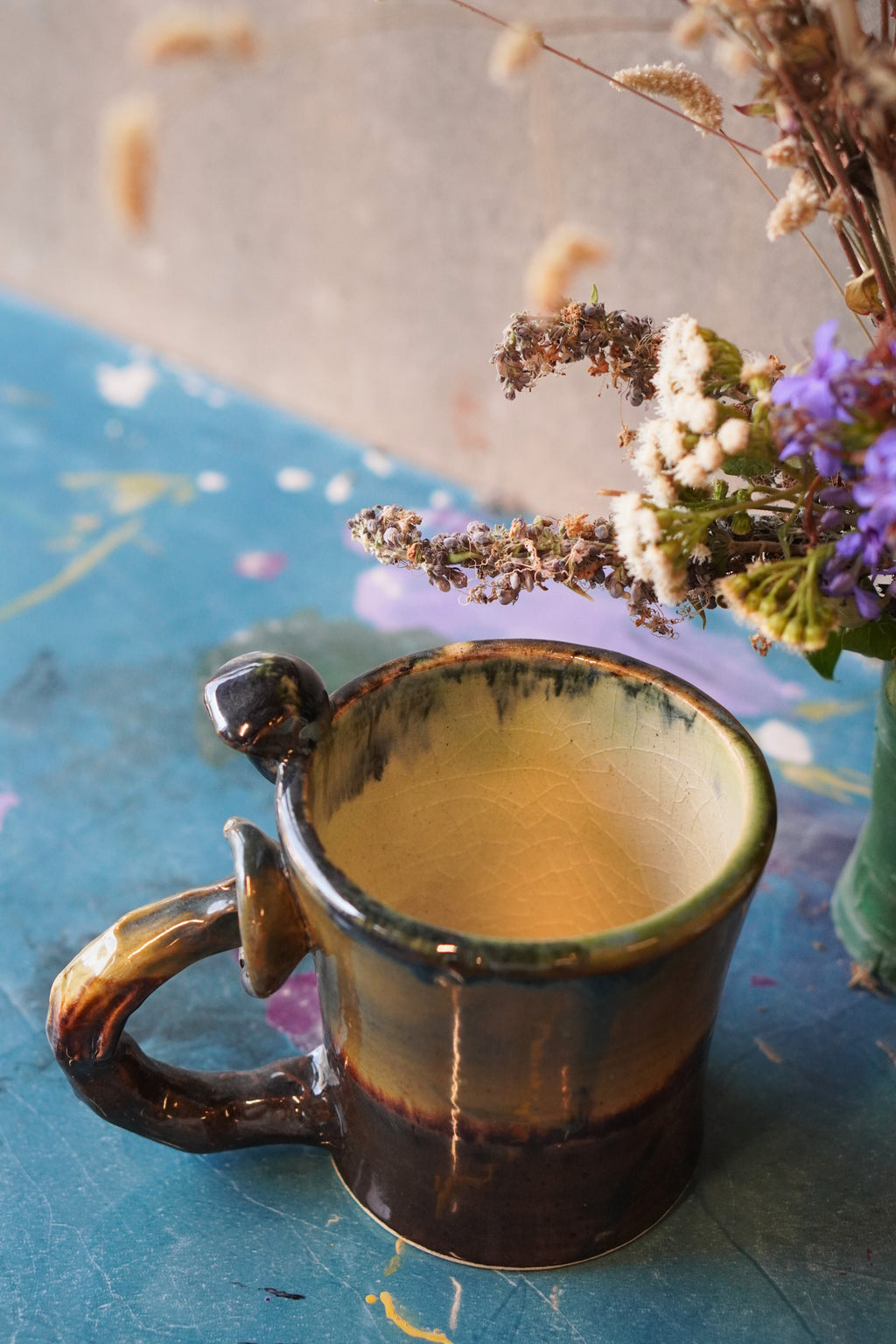 Twighold Mug