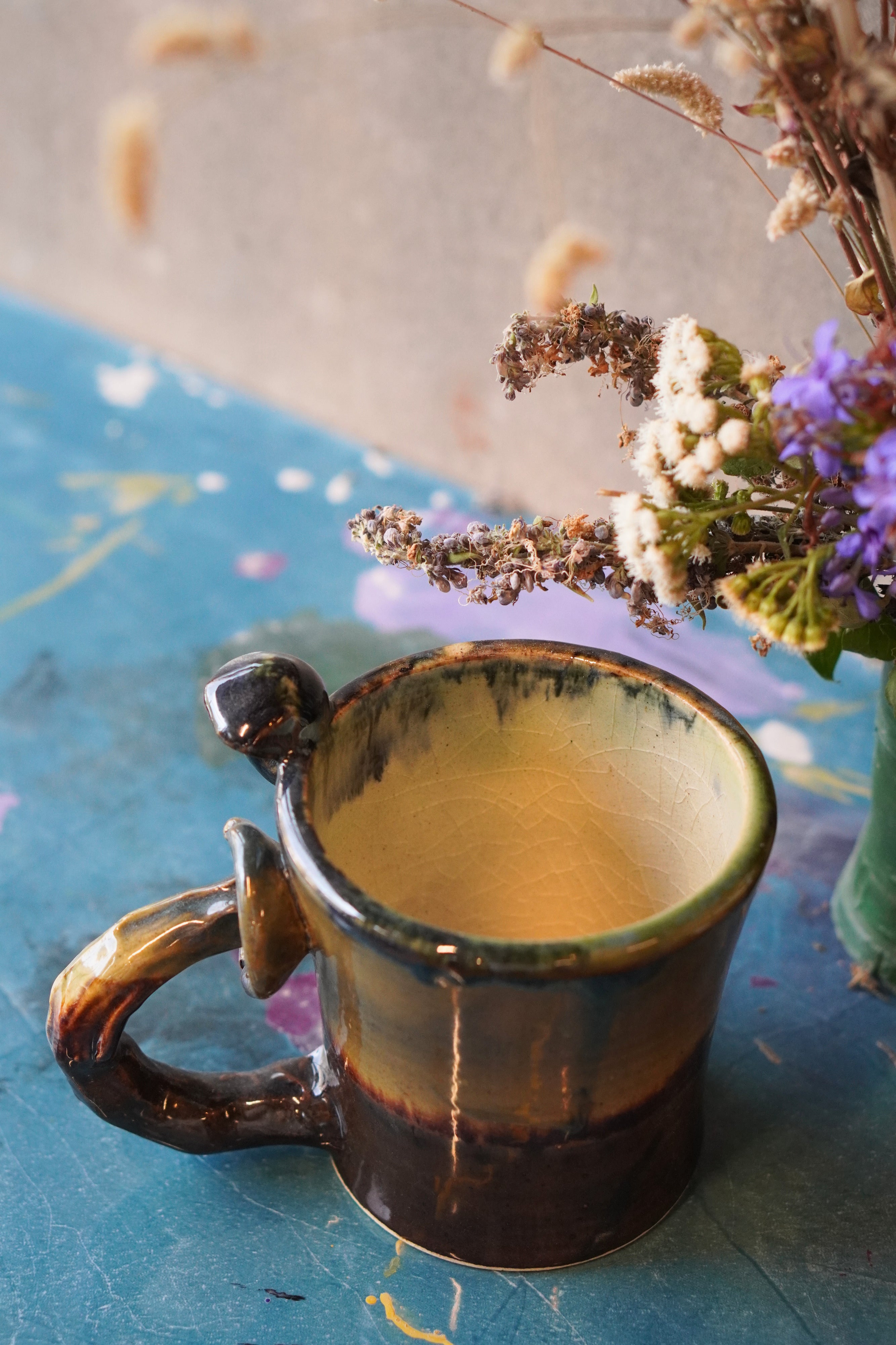 Twighold Mug