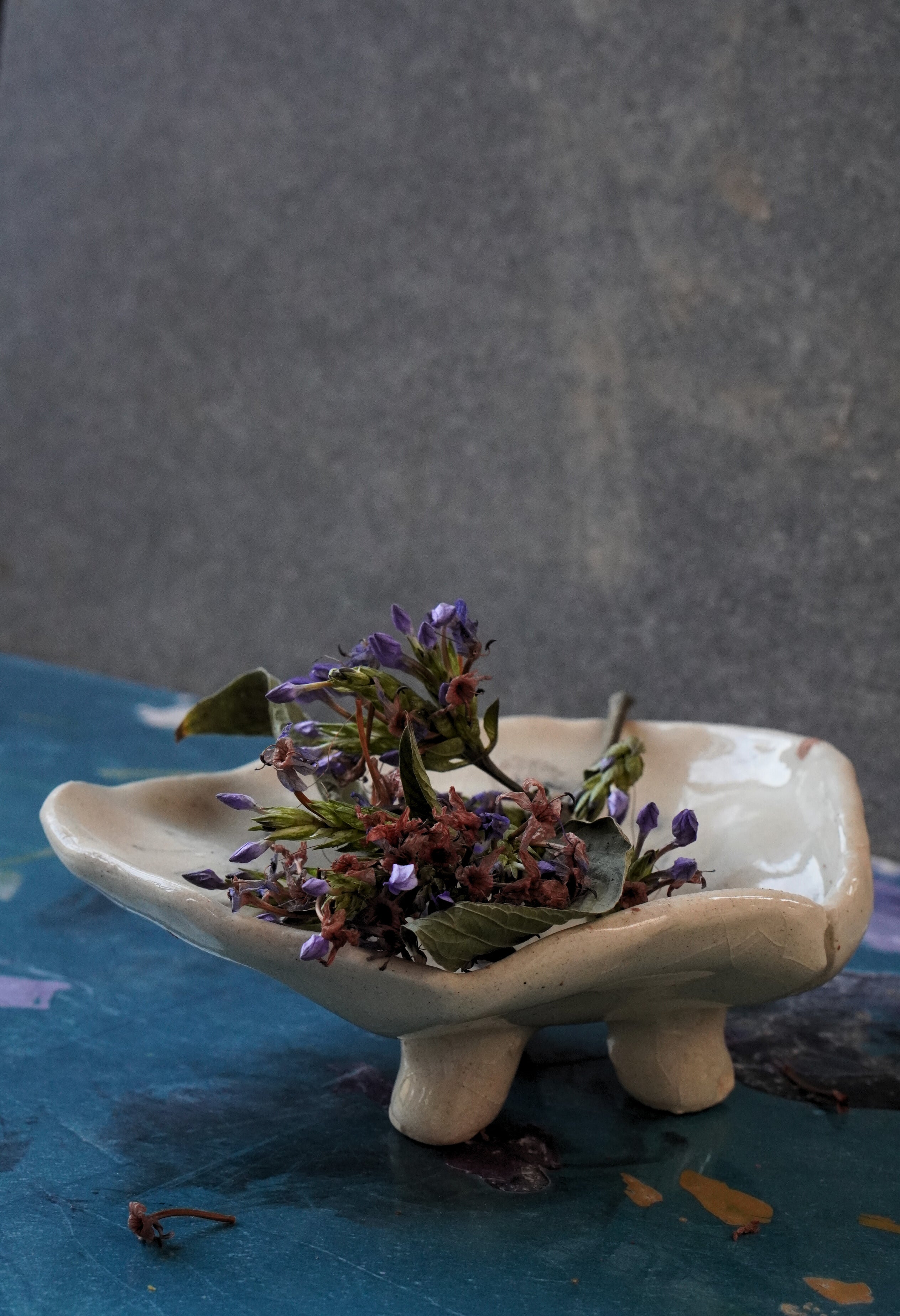 Wildleaf Tripod Dish