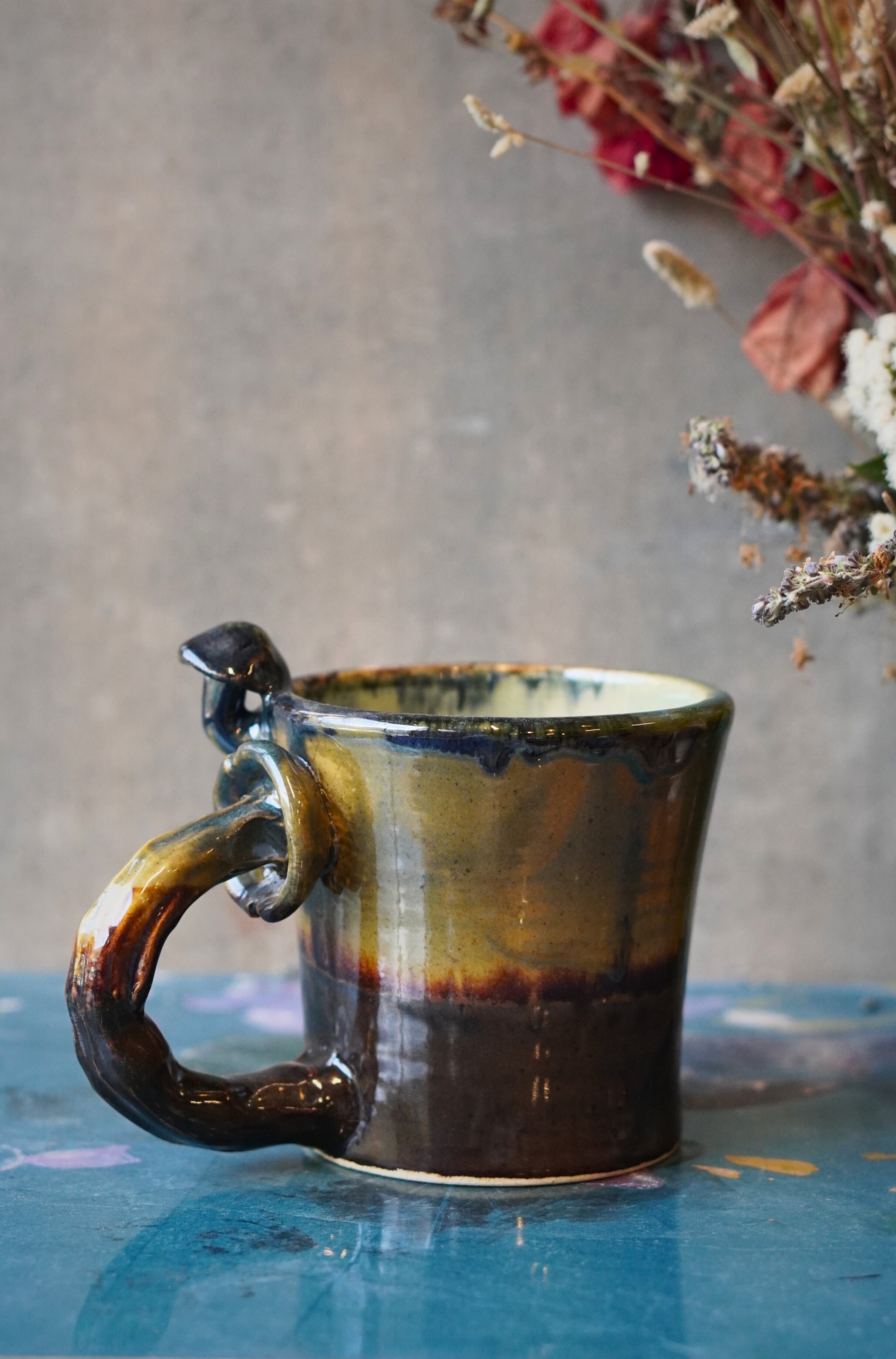 Twighold Mug